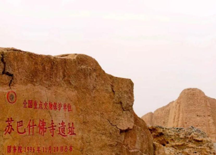 苏巴什佛寺遗址是新疆规模最大、保存最完整的佛教建筑群遗址之一。