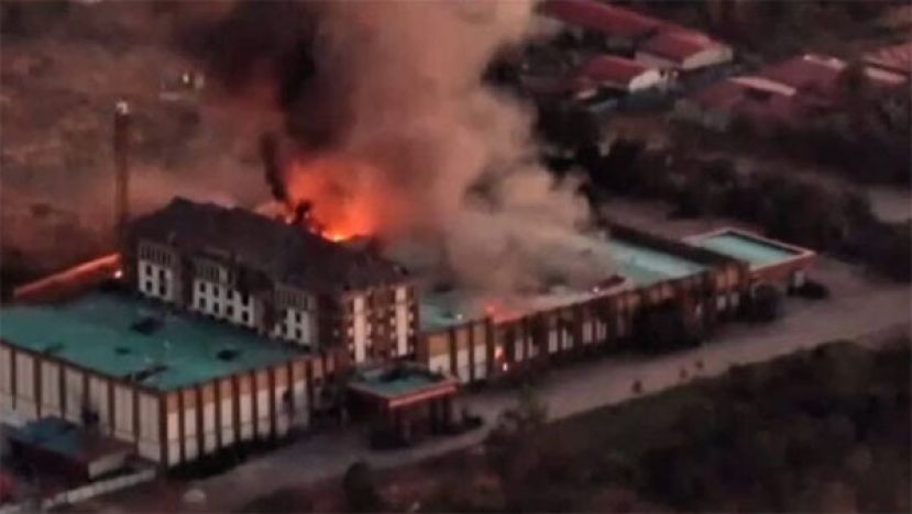 泰军炸毁柬埔寨境内多栋诈骗集团建筑。