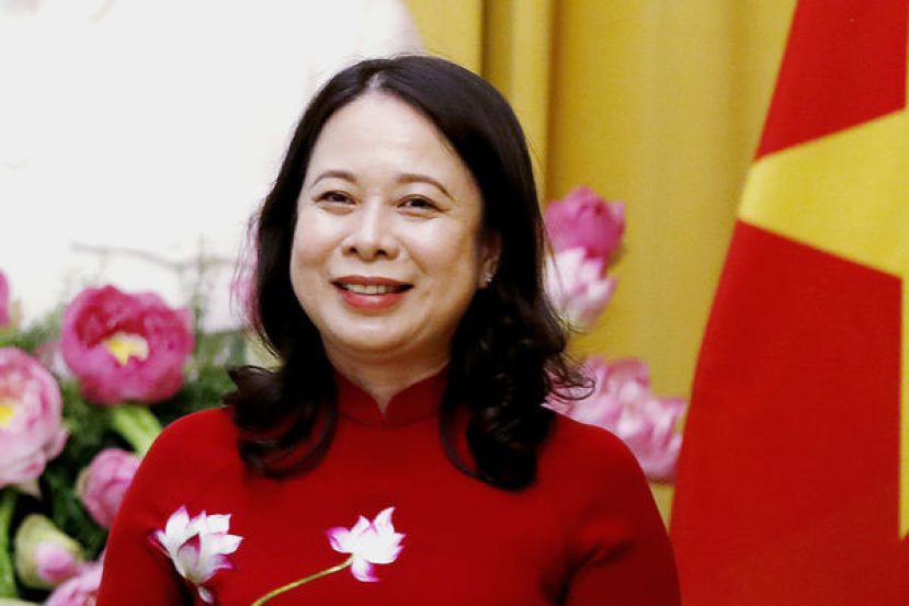 越南国会21日宣布，任命国家副主席武氏映春代理国家主席。