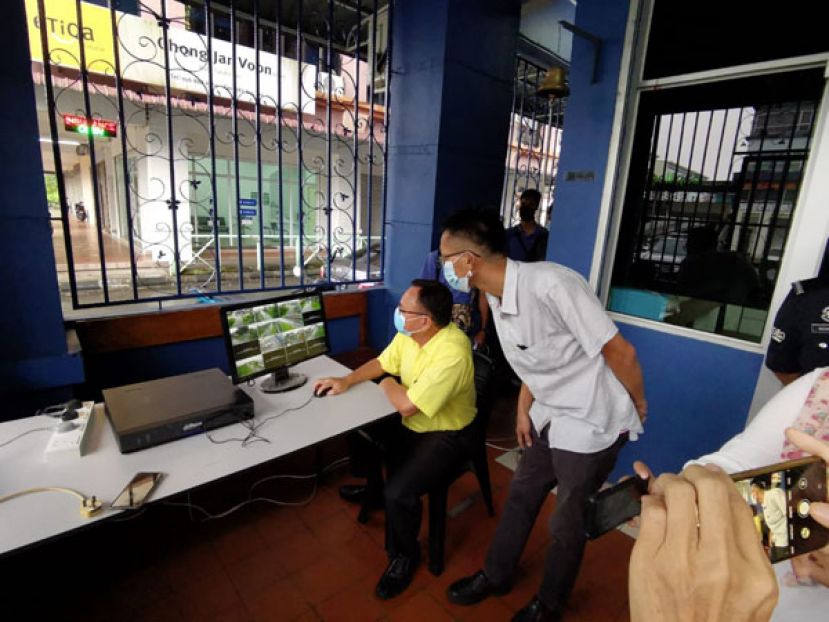 罗克强为6个地区18个电眼主持启用礼。