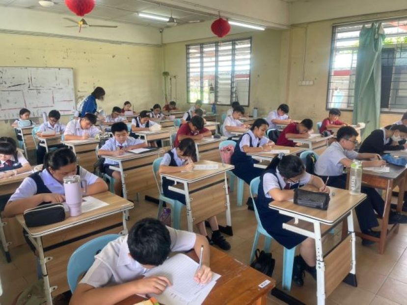 比赛在进行时影。
