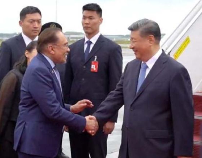 ●马来西亚首相安华热烈欢迎中国国家主席习近平的到访。