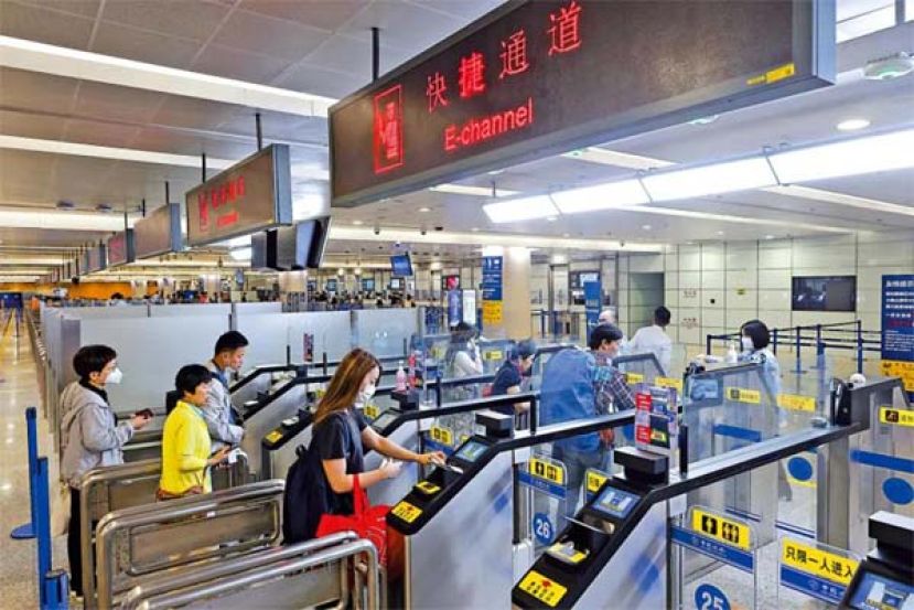 去年中国免签入境外国人逾2千万人次，同比暴涨112.3%。