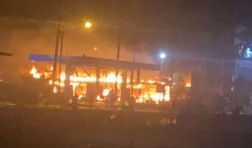 泰国11日凌晨多间加油站遭蒙面歹徒纵火。