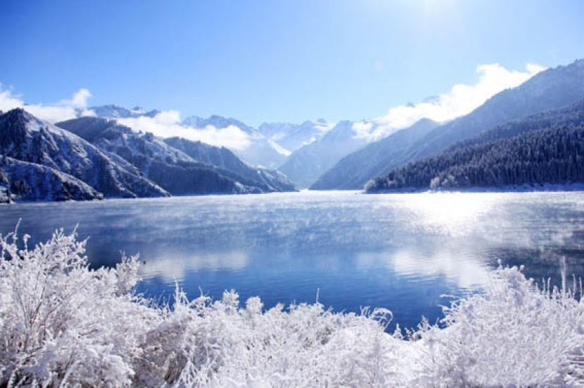 新疆天山天池大雪初晴美如画