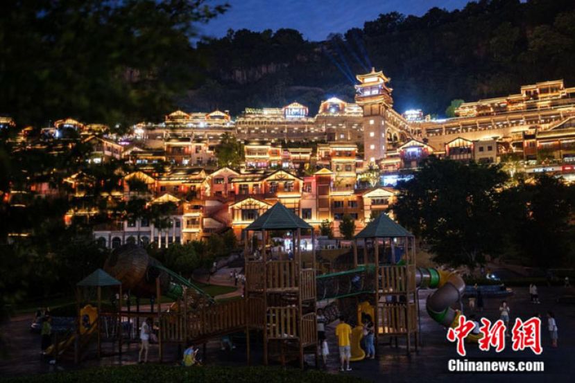 万州天生城文旅街区。