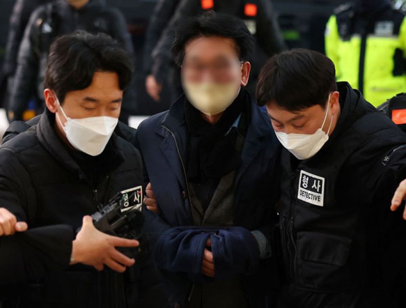 金姓男子刺杀韩国共同民主党党代表李在明，遭到警方逮捕。
