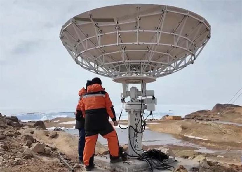 中国在南极中山站，首次实现自主卫星网络通信。