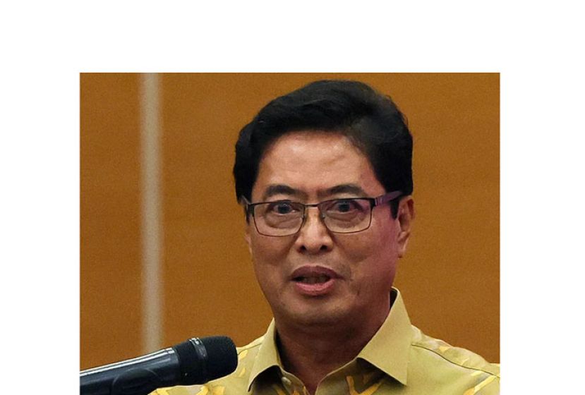 丹斯里阿占巴基。