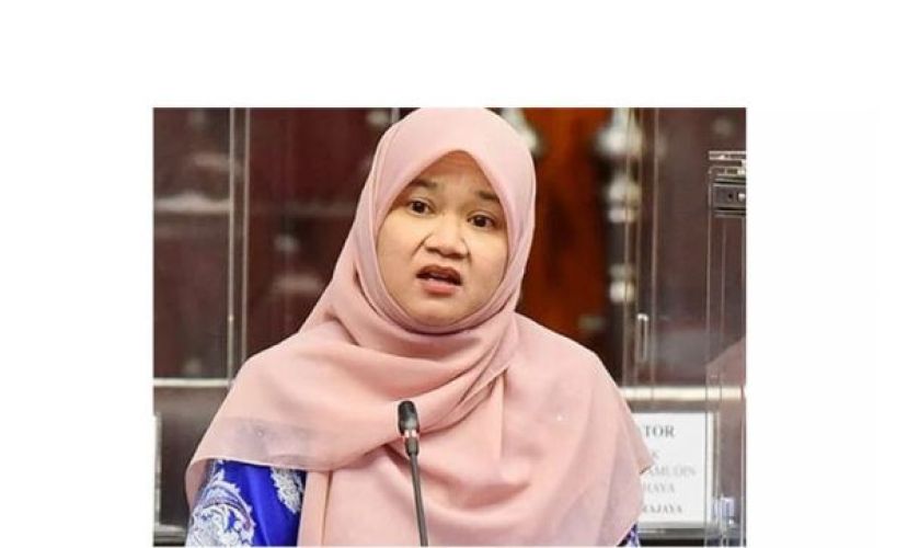 教育部长法迪娜。