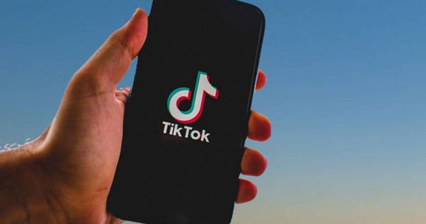 ●全球短影音平台TikTok面临美国政府不卖就禁，于禁令19日生效时，将主动关闭全美1.7亿用户使用，被外界视为与美政府杠上。