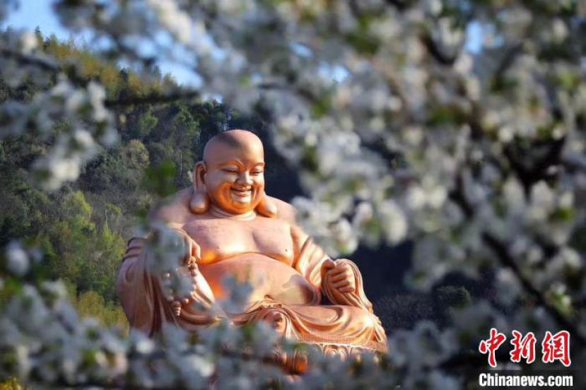 宁波奉化雪窦山一景。