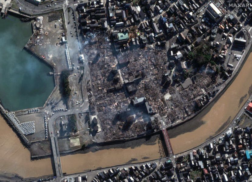日本石川县轮岛市地震后卫星照。
