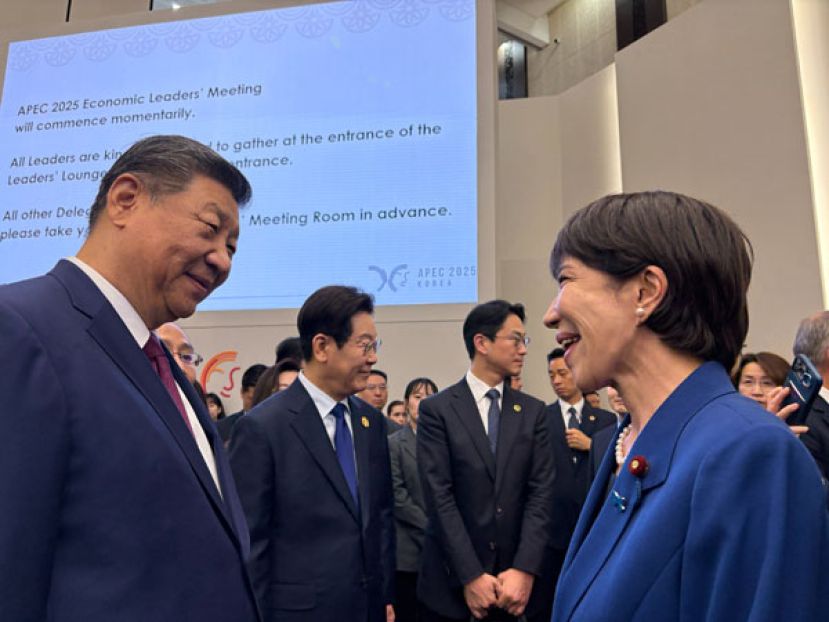 高市早苗与习近平在习高会前曾短暂碰面。