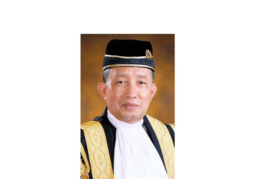 总检察长丹斯里依德鲁斯。