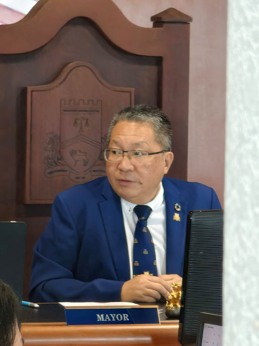 古晋南市市长拿督黄鸿圣。
