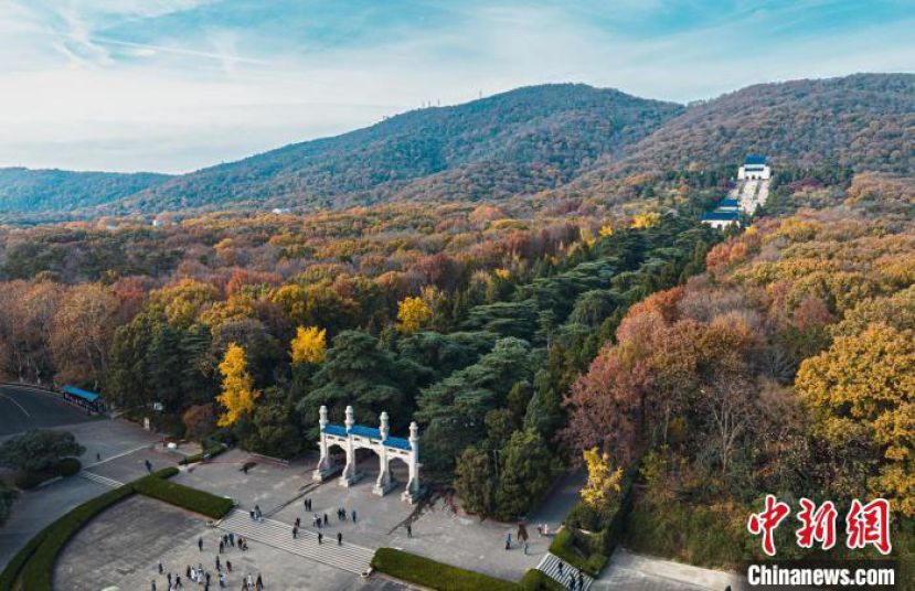 2023年11月30日，深秋时节的中山陵建筑之美。