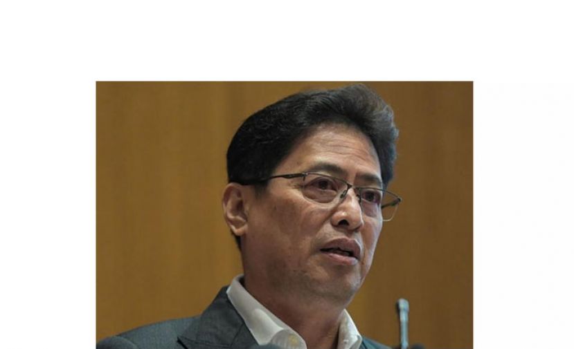 丹斯里阿占巴基。
