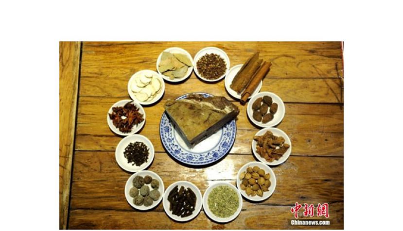 西安的羊肉与各味调料。