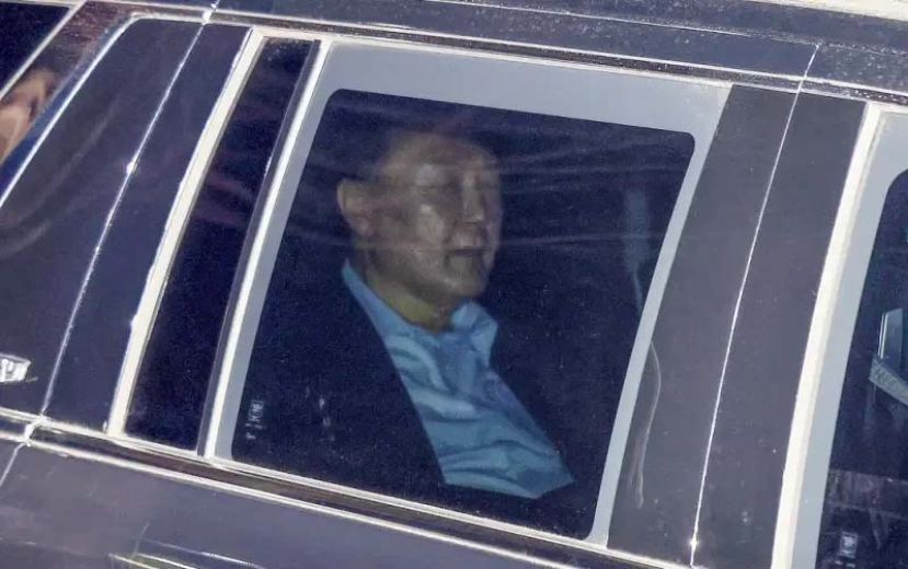 ●韩国总统尹锡悦被移送拘留所。