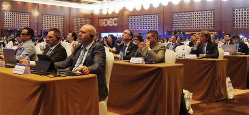 与会嘉宾2日出席在北京国家会议中心举行的2025全球数码经济大会开幕式。
