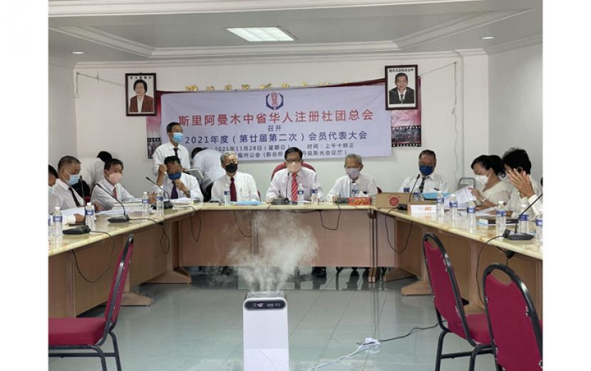 主席台一瞥。左起分别为副会长拿督刘泍俊、副会长拿督黄天明、副会长甲必丹陈崇波、拿督吴标生博士、秘书长黄茂青及副会长甲必丹赖义禄。