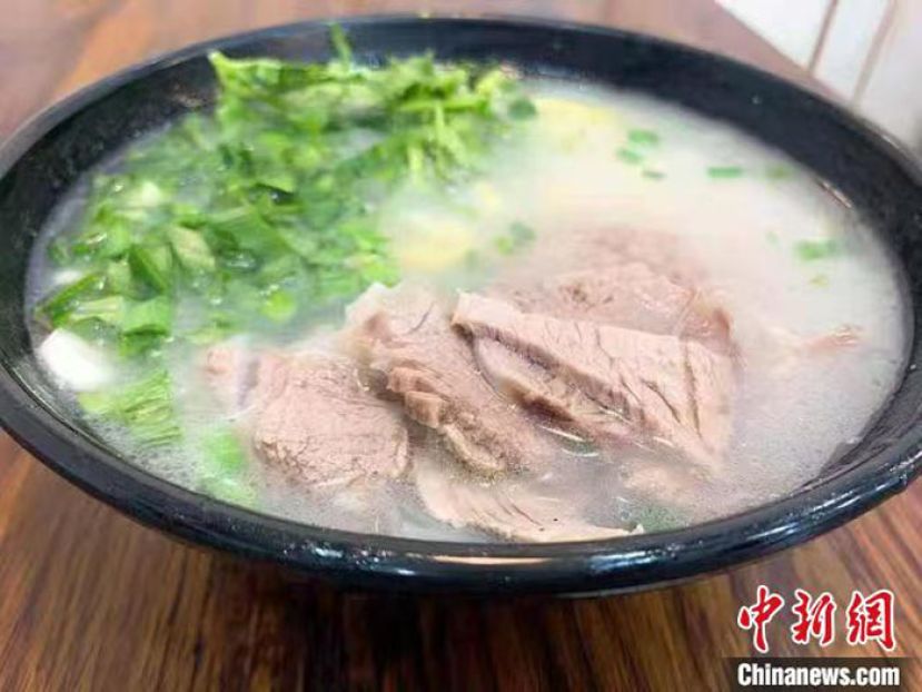 沂水县黄山铺镇的羊肉汤。
