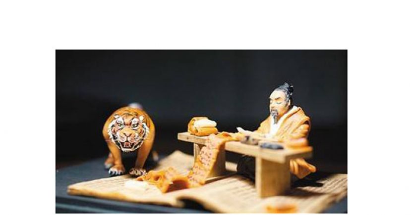 郎佳子彧的面塑作品《护书者伏生》。