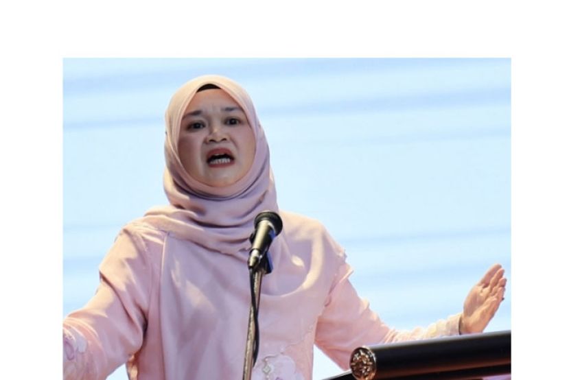 教育部长法丽娜。